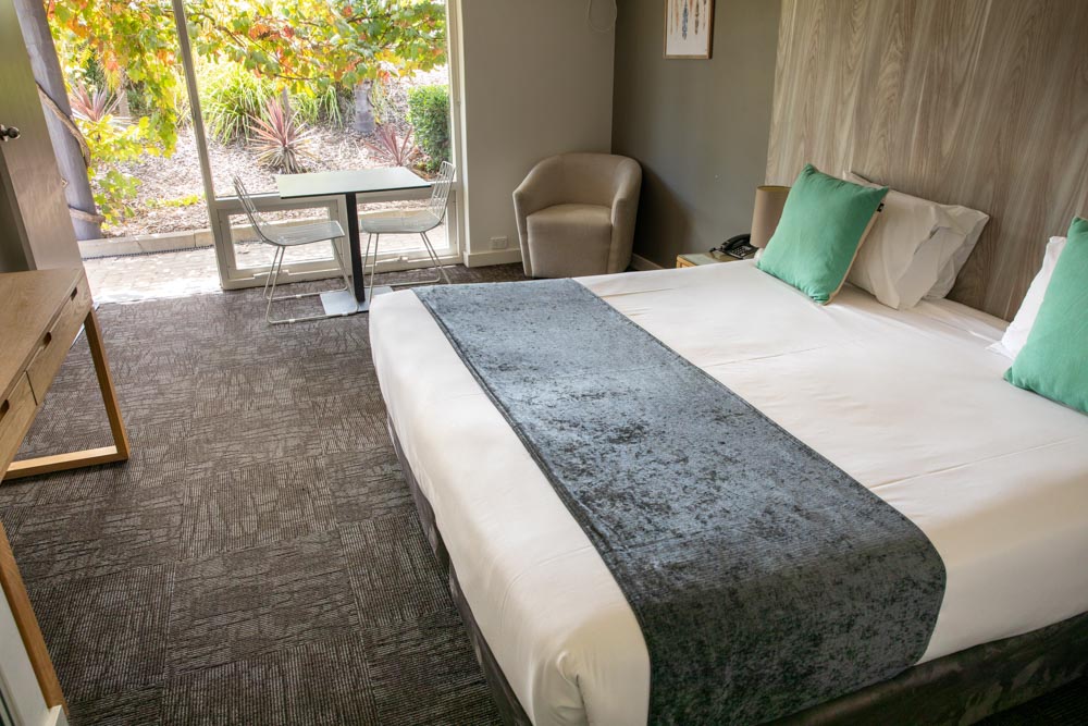 Lonsdale Hotel Accommodation