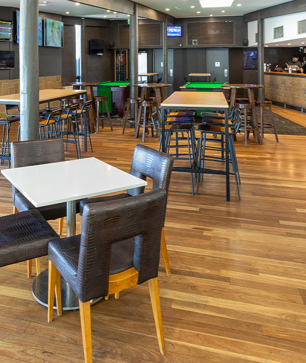 Lonsdale Hotel Sports bar